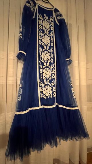 Vestido bordado azul y blanco talla  M/L