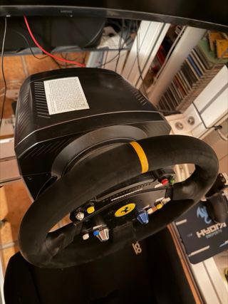 Volante Thrustmaster TS-PC Racer