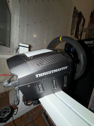 Volante Thrustmaster TS-PC Racer