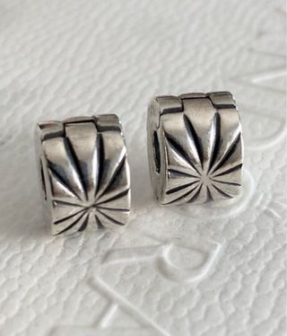 2 x Charms ORIGINALES  Pandora tope separador raya