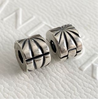 2 x Charms ORIGINALES  Pandora tope separador raya