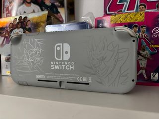 Nintendo Switch Lite Ed. Espada y Escudo REBAJADA️