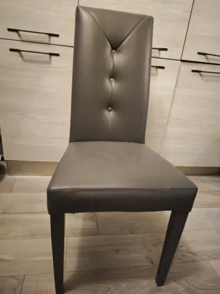 Sedie grigie in ecopelle