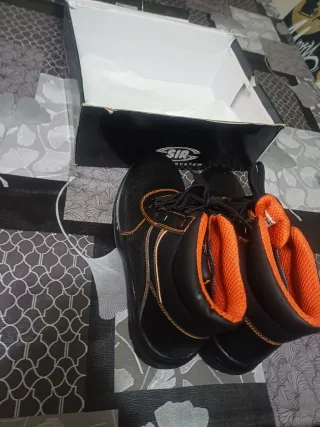 Scarpe antinfortunistiche SIR nere e arancioni