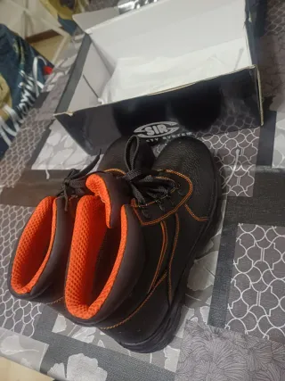 Scarpe antinfortunistiche SIR nere e arancioni