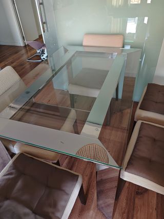Mesa extensible cristal y metal con 6 sillas