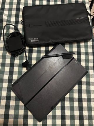 Tablet/Portátil ASUS OLED 13 2en1 + teclado + Pen.