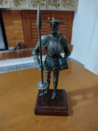 Figura Don Quijote con lanza 24 cmts