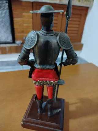 Figura Don Quijote con lanza 24 cmts