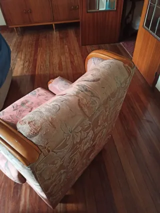 2 Sillones tapizados tela y madera