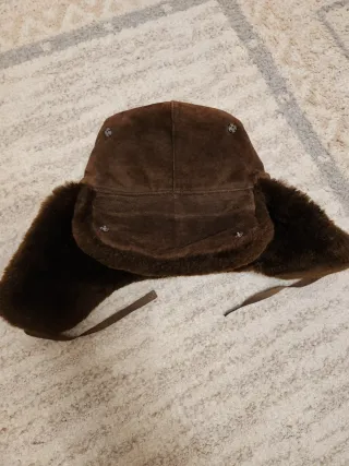 Gorro de piel marrón