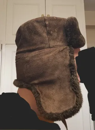 Gorro de piel marrón