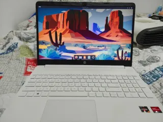 Portátil HP Ryzen 3 8GB RAM Ubuntu 64 bits