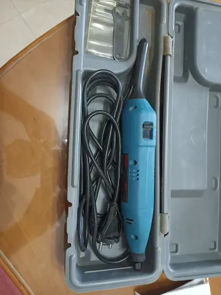 Máquina de tallar con accesorios