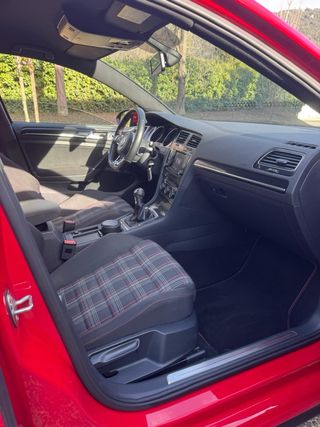 Volkswagen Golf GTI VII