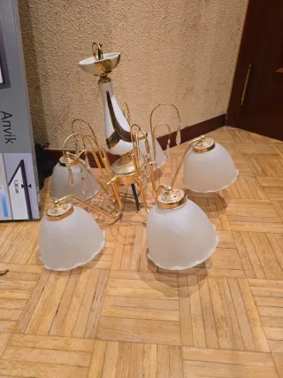 Lámpara de techo vintage dorada y blanca