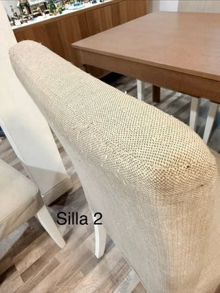 Mesa EKEDALEN con sillas HENRIKSDAL