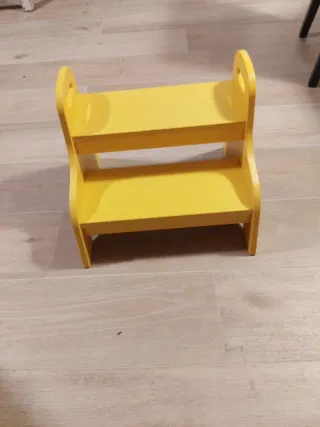 Escalón para niños pequeños de la marca Montessori