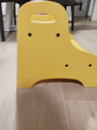 Escalón para niños pequeños de la marca Montessori