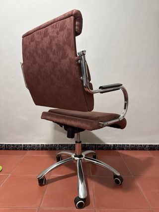 Silla de oficina ergonómica marrón