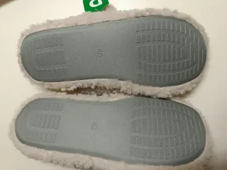 Zapatillas de estar por casa con motivo de oveja