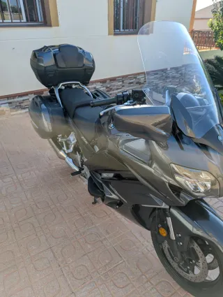 Motocicleta Yamaha FJR 1300 AE.