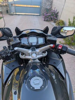 Motocicleta Yamaha FJR 1300 AE.