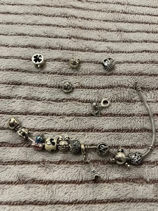 Pulsera Pandora con charms