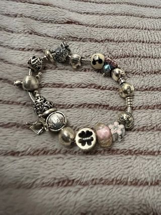 Pulsera Pandora con charms