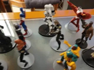 14 Figuras Marvel Disney Vietnam