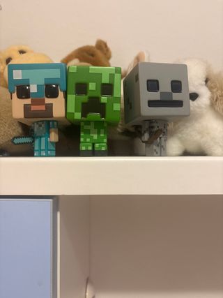 Tre personaggi Minecraft