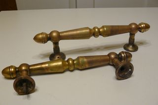 Tiradores antiguos de bronce