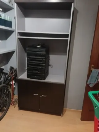 Mueble de oficina madera y plástico
