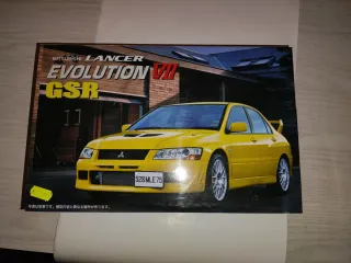Kit plástico Mitsubishi Lancer Evo VII GSR 1:24