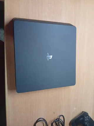 PS4 (PlayStation 4) Negra + Juegos