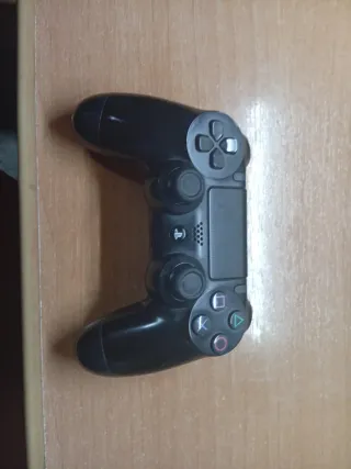 PS4 (PlayStation 4) Negra + Juegos