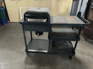 Barbacoa Negra con Carrito