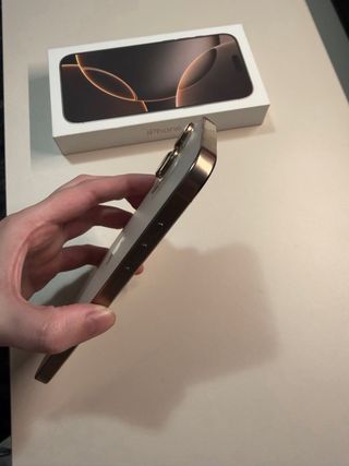 iPhone 16 Pro Max 256GB Dorado