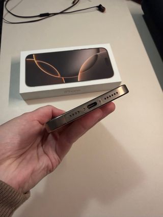 iPhone 16 Pro Max 256GB Dorado