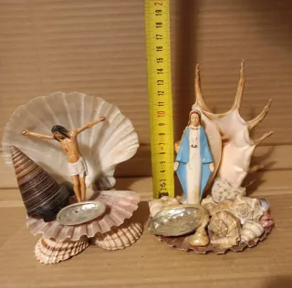 Cristo y Virgen en Conchas Marinas