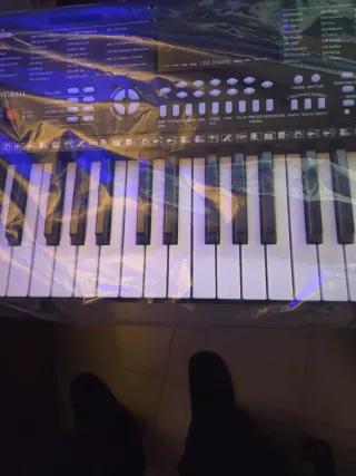 Piano electrónico VGK611