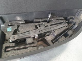 95653 857152w300 guantera de hyundai santa fe (dm)