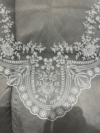 Manteleta fallera bordada