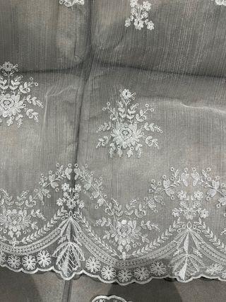 Manteleta fallera bordada