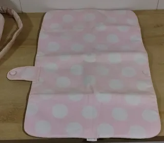 Lote de 6 accesorios bebé: bolso, cambiador, etc