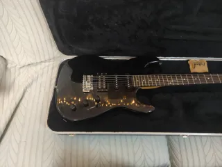 Guitarra Eléctrica Negra Cort