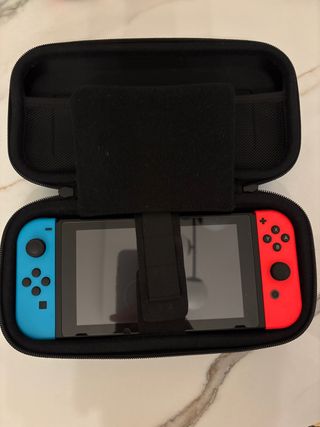 Nintendo Switch (4 Joy-Con) y mando PRO