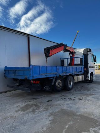 Mercedes Actros 6x2 con Grúa Palfinger 24500