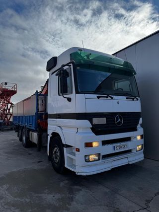 Mercedes Actros 6x2 con Grúa Palfinger 24500