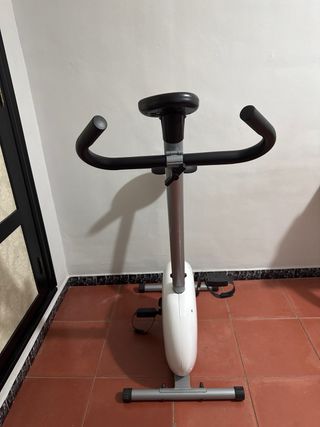 Bicicleta Estática Basic Mag Compacta